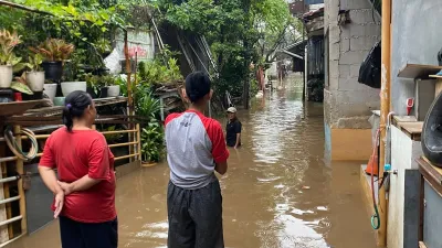 Banjir Jakarta Ganggu Akses Tol, Kepadatan Meningkat Seiring Hujan