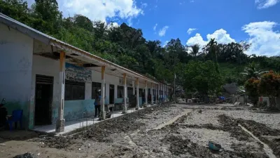 Banjir Sumatera, Sinergi Pemerintah dan Komunitas Pulihkan Sekolah