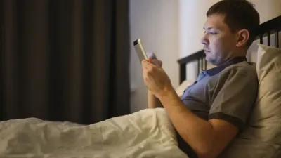 Digital Detox Sebelum Tidur Bantu Jaga Kesehatan Mata