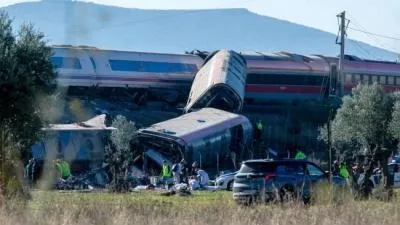 Keluarga Putus Asa Tunggu Identifikasi Korban Kereta Spanyol