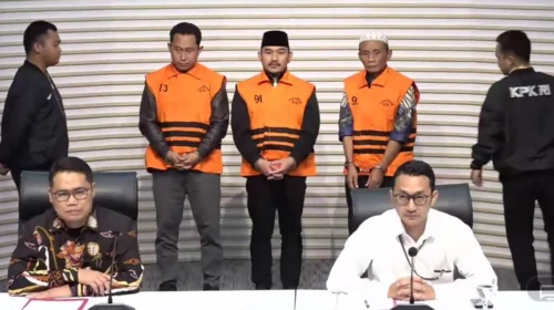 Bupati Bekasi dan Ayahnya Dijerat KPK dalam Ijon Proyek