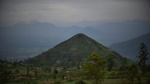 Jejak arkeologis situs megalitikum Gunung padang. (Istimewa)