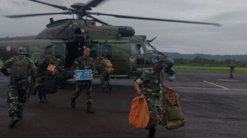 TNI salurkan bantuan di banjir sumatera