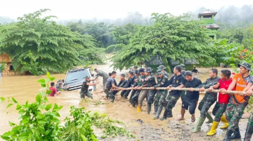 evakuasi korban banjir sumatera