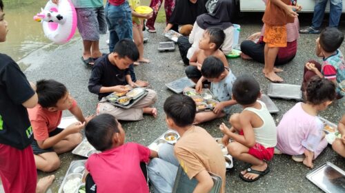 kondisi anak sekolah banjir sumatera penyaluran MBG