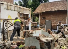 Polres bedah rumah Garut