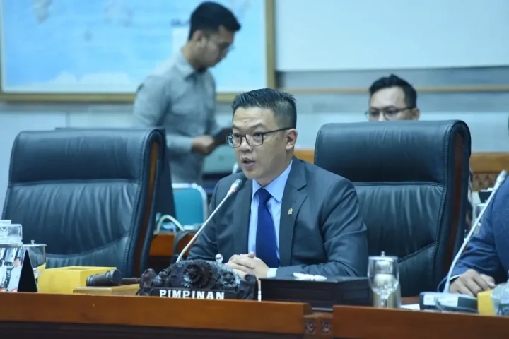 suara dunia nusantara - kementerian luar negeri sugiono