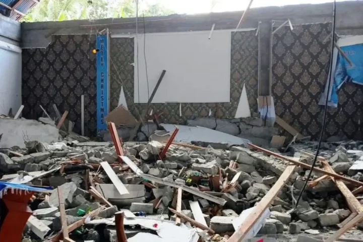 korban gempa Maluku